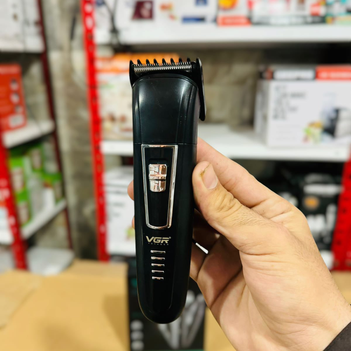 VGR 3 in 1 Trimmer & Shaver V-210